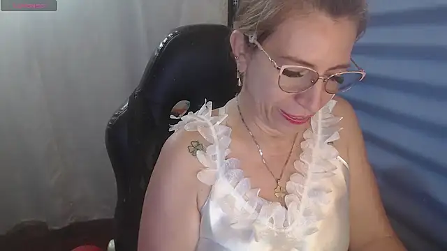 Snapshot of Chayla_Ruiz chatting on 3, 5, 2026 Chayla Ruiz online show from 3, 5, 2026