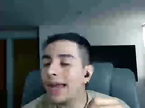 Snapshot of Jhoan_saenz chatting on 15, 11, 2025 Jhoan saenz online show from 15, 11, 2025