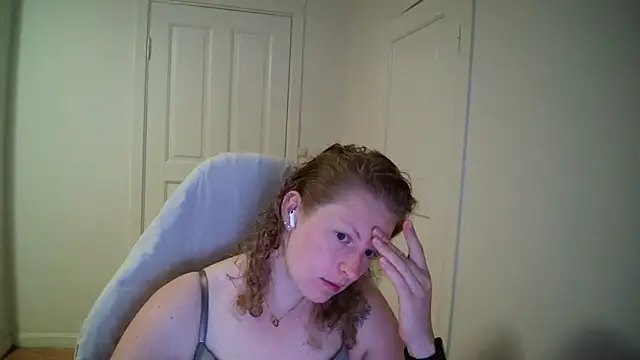Girlnina-1995 online show from 12, 5, 2026