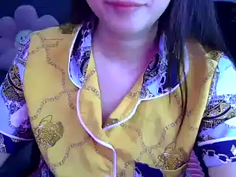 Snapshot of Bee_2k chatting on 18, 7, 2026 Bee 2k online show from 18, 7, 2026