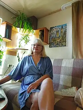 Snapshot of IrmaRose chatting on 6, 8, 2026 IrmaRose online show from 6, 8, 2026