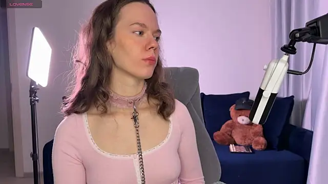 Snapshot of DivineBite chatting on 17, 1, 2026 DivineBite online show from 17, 1, 2026