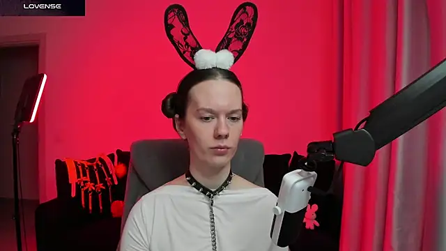 Snapshot of DivineBite chatting on 9, 2, 2026 DivineBite online show from 9, 2, 2026