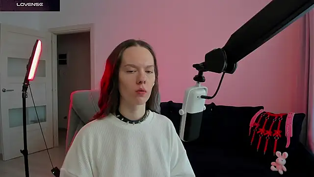 Snapshot of DivineBite chatting on 18, 2, 2026 DivineBite online show from 18, 2, 2026