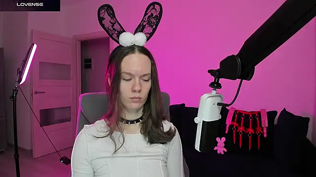 Snapshot of DivineBite chatting on 23, 2, 2026 DivineBite online show from 23, 2, 2026