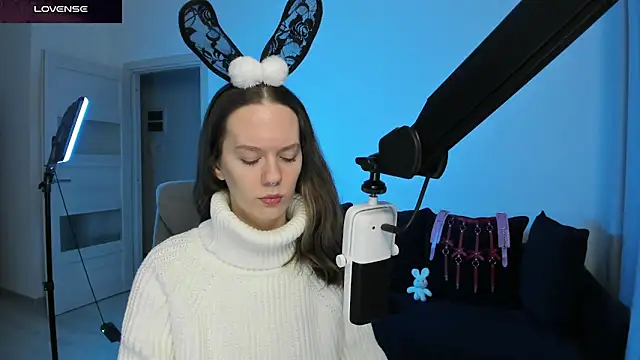 Snapshot of DivineBite chatting on 24, 2, 2026 DivineBite online show from 24, 2, 2026