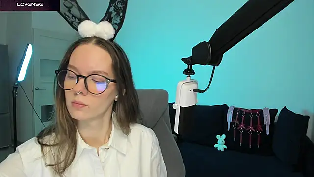 Snapshot of DivineBite chatting on 27, 2, 2026 DivineBite online show from 27, 2, 2026