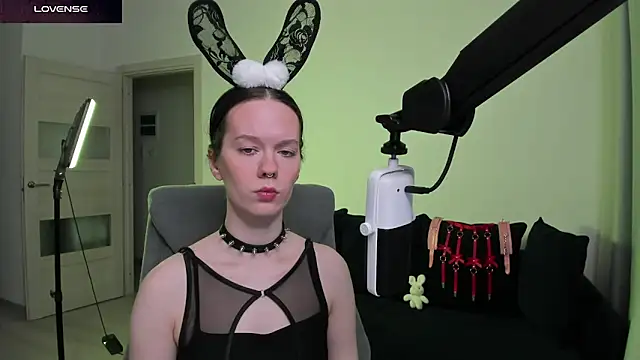 Snapshot of DivineBite chatting on 28, 2, 2026 DivineBite online show from 28, 2, 2026