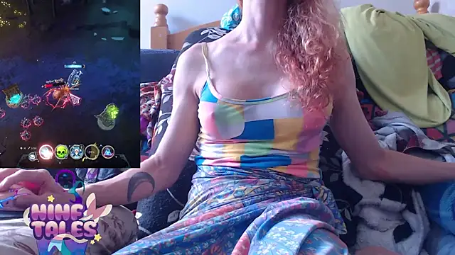 Snapshot of FutaChi chatting on 23, 10, 2025 FutaChi online show from 23, 10, 2025