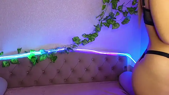 ParadisePleasure  online show from 17, 1, 2025