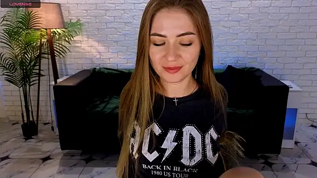 Adelyna Bird online show from 9, 3, 2025