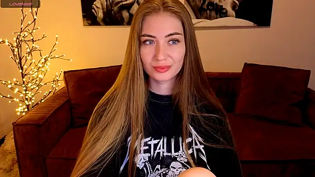 Snapshot of Adelyna_Bird chatting on 2, 7, 2026 Adelyna Bird online show from 2, 7, 2026