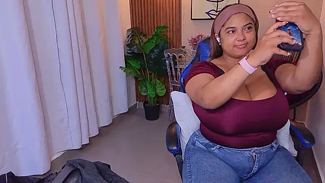 Snapshot of Kenya--Buhle chatting on 22, 5, 2026 Kenya--Buhle online show from 22, 5, 2026