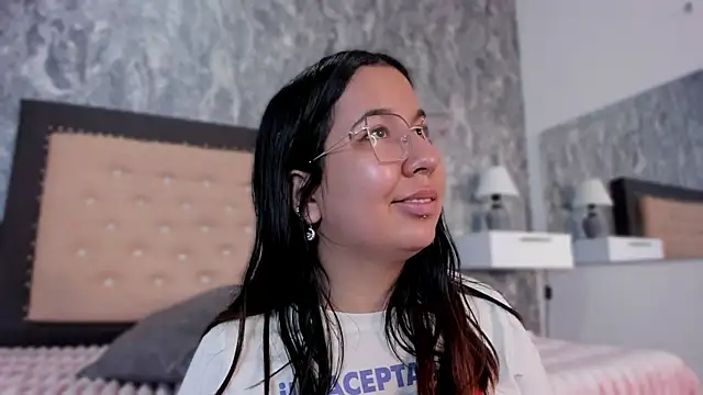 Lia sarahi online show from 5, 10, 2025