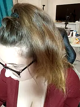 DienkaGreen online show from 6, 11, 2025