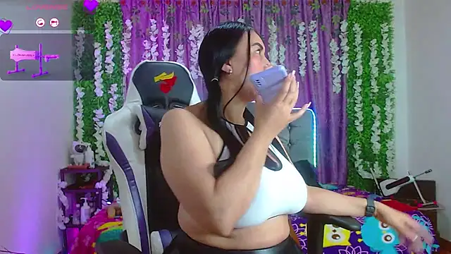 ariana-lopez online show from 24, 11, 2025