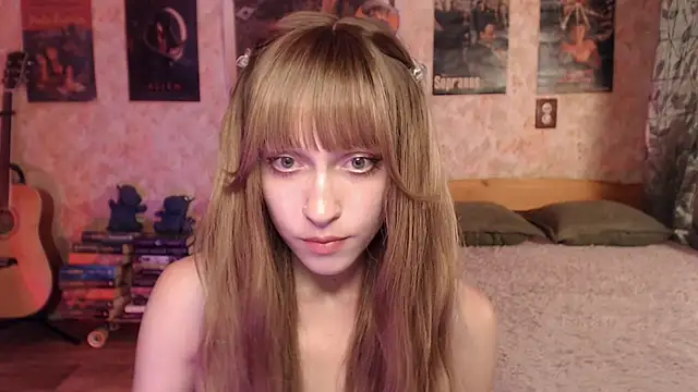 Snapshot of Friendly_Ellie chatting on 7, 7, 2026 Friendly Ellie online show from 7, 7, 2026
