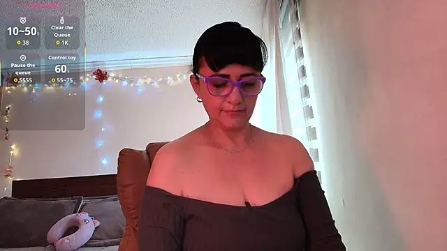 ISABEEL SOFIA01 online show from 5, 3, 2026