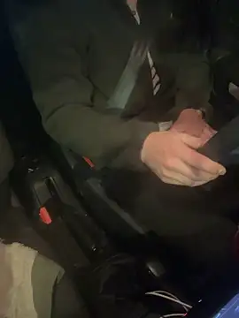 Snapshot of agitnizci13 chatting on 4, 12, 2025 agitnizci13 online show from 4, 12, 2025