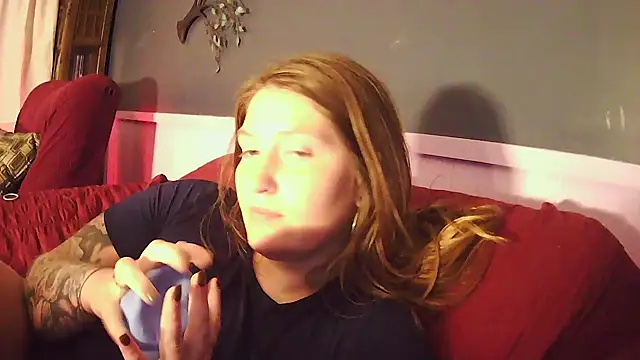 Snapshot of Angelk43 chatting on 4, 7, 2026 Angelk43 online show from 4, 7, 2026