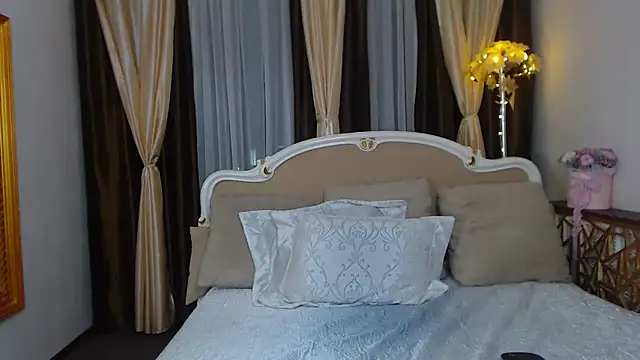 Snapshot of VanessaJonson chatting on 2, 2, 2025 VanessaJonson online show from 2, 2, 2025