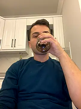 Snapshot of Emre-34 chatting on 13, 11, 2025 Emre-34 online show from 13, 11, 2025