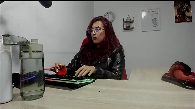 Scarlett Sen online show from 17, 2, 2025