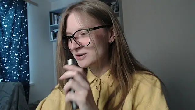 Snapshot of mollytuck chatting on 8, 3, 2025 mollytuck online show from 8, 3, 2025