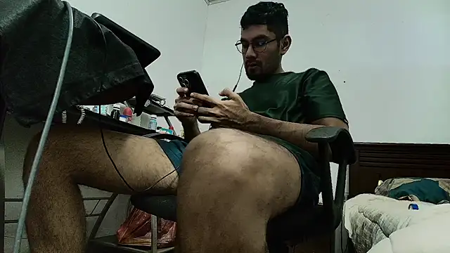 Snapshot of x-sebastian chatting on 22, 4, 2026 x-sebastian online show from 22, 4, 2026