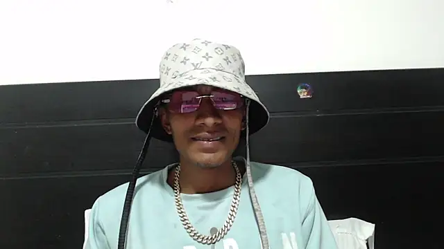 Snapshot of stifen_ chatting on 2, 2, 2025 stifen online show from 2, 2, 2025