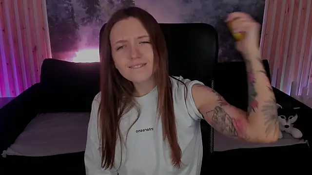 Snapshot of JennyDens chatting on 10, 1, 2025 JennyDens online show from 10, 1, 2025