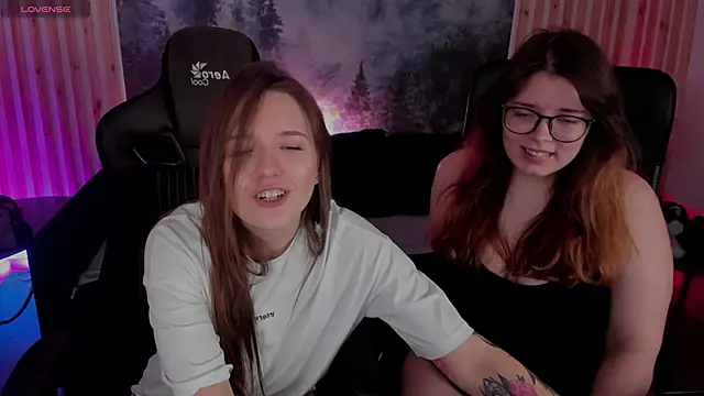 Snapshot of JennyDens chatting on 11, 1, 2025 JennyDens online show from 11, 1, 2025