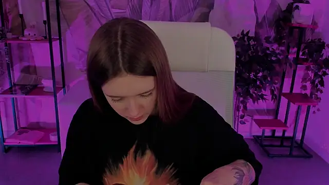 Snapshot of JennyDens chatting on 10, 3, 2025 JennyDens online show from 10, 3, 2025