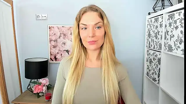 AulloraHoney online show from 23, 2, 2025