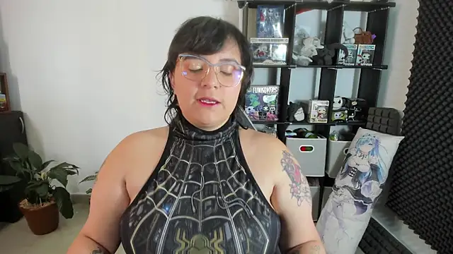 aika-dreams online show from 25, 1, 2025