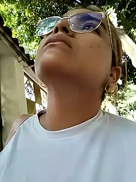 Snapshot of Mayssa_Cute chatting on 4, 12, 2024 Mayssa Cute online show from 4, 12, 2024