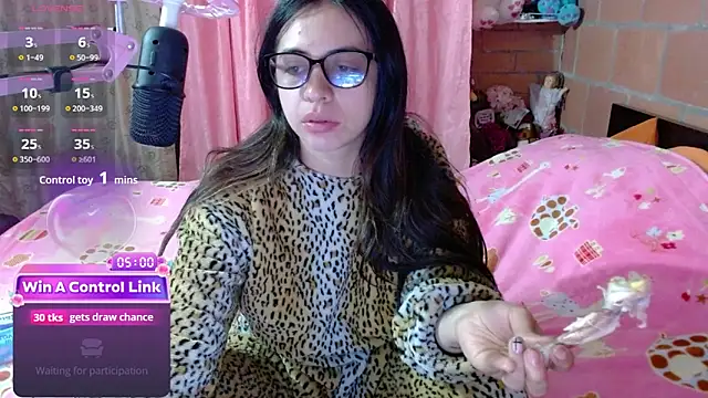 Snapshot of Maggie_Fox3 chatting on 23, 4, 2026 Maggie Fox3 online show from 23, 4, 2026