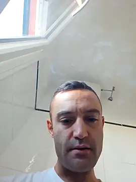 Snapshot of enricso chatting on 8, 10, 2025 enricso online show from 8, 10, 2025