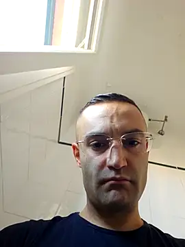 Snapshot of enricso chatting on 13, 10, 2025 enricso online show from 13, 10, 2025