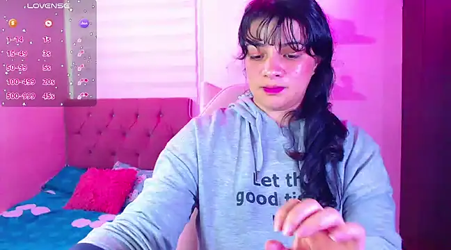 Snapshot of Vannessa__Shy chatting on 26, 12, 2024 Vannessa  Shy online show from 26, 12, 2024