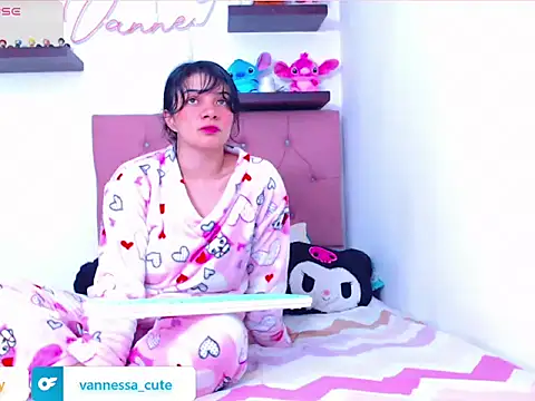 Snapshot of Vannessa__Shy chatting on 9, 10, 2025 Vannessa  Shy online show from 9, 10, 2025