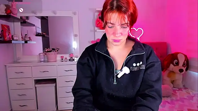 Snapshot of Vannessa__Shy chatting on 12, 5, 2026 Vannessa Shy online show from 12, 5, 2026