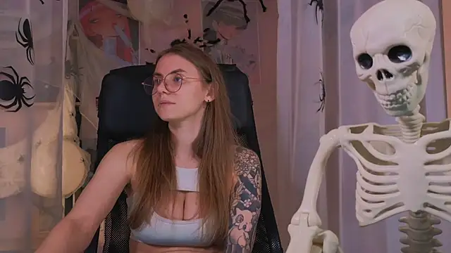 Snapshot of _AnnaStark_ chatting on 31, 10, 2025 AnnaStark online show from 31, 10, 2025