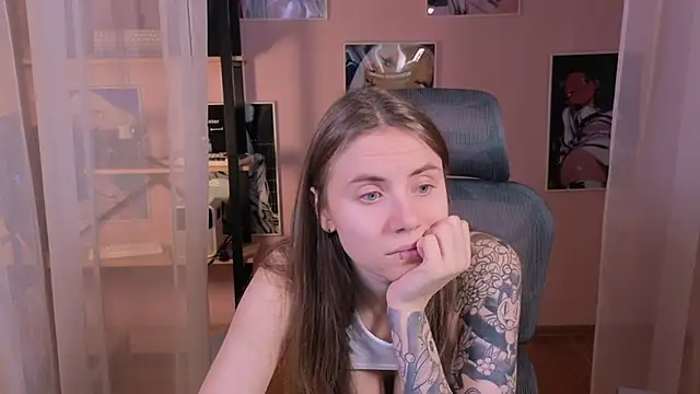 Snapshot of _AnnaStark_ chatting on 12, 11, 2025 AnnaStark online show from 12, 11, 2025