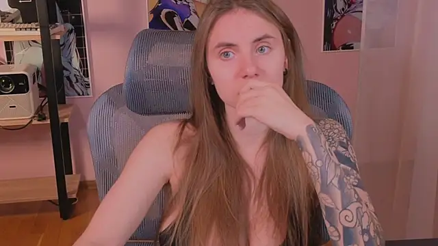 Snapshot of _AnnaStark_ chatting on 14, 11, 2025 AnnaStark online show from 14, 11, 2025