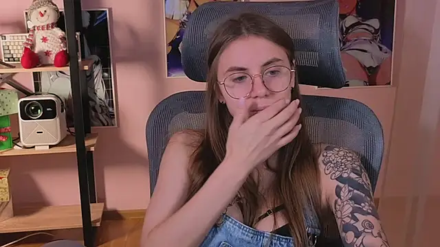 Snapshot of _AnnaStark_ chatting on 26, 11, 2025 AnnaStark online show from 26, 11, 2025