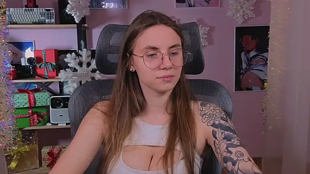 Snapshot of _AnnaStark_ chatting on 18, 12, 2025 AnnaStark online show from 18, 12, 2025