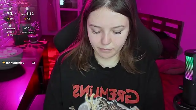 Snapshot of XNirvanaX chatting on 14, 12, 2025 XNirvanaX online show from 14, 12, 2025