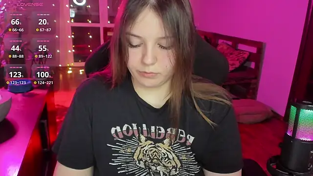 Snapshot of XNirvanaX chatting on 12, 2, 2026 XNirvanaX online show from 12, 2, 2026