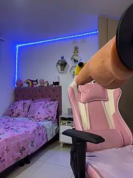 Luna Paris  online show from 5, 1, 2026